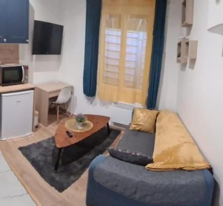 Petite Maison Cosy Dans Un Jardin. Ermont Exteriér fotografie