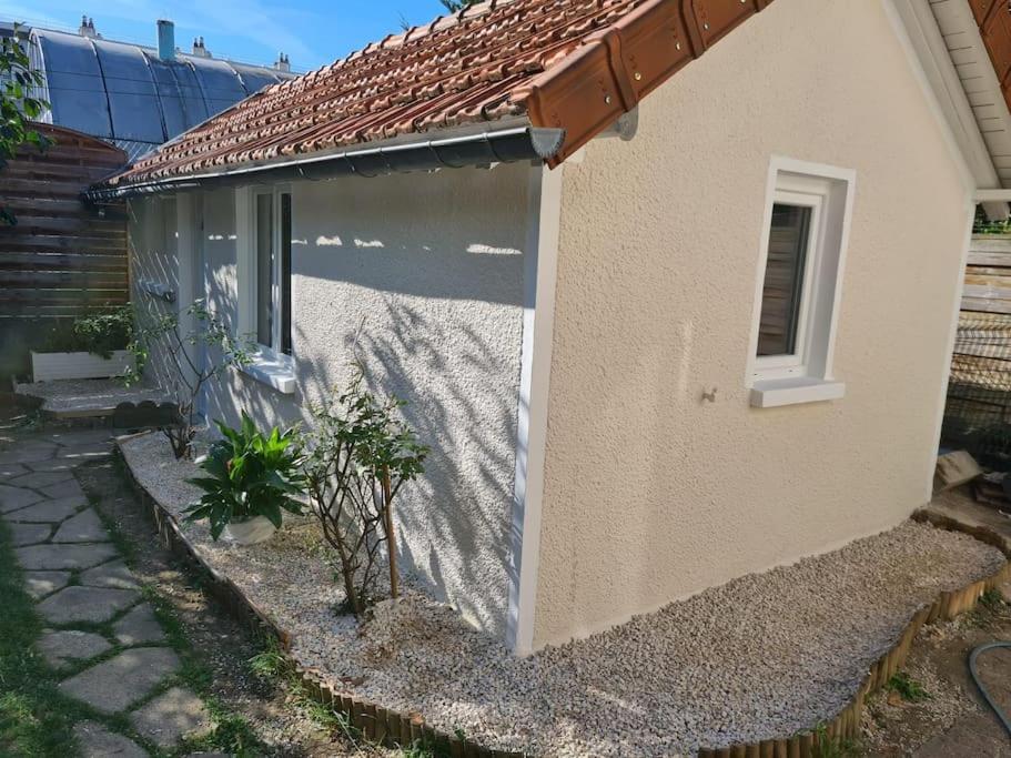 Petite Maison Cosy Dans Un Jardin. Ermont Exteriér fotografie